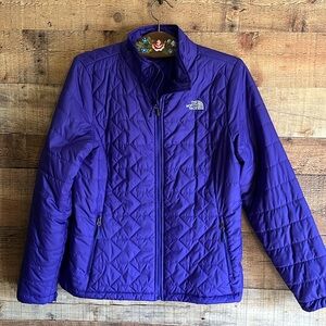 EUC The North Face Lightweight Women’s Zip up Jacket size L